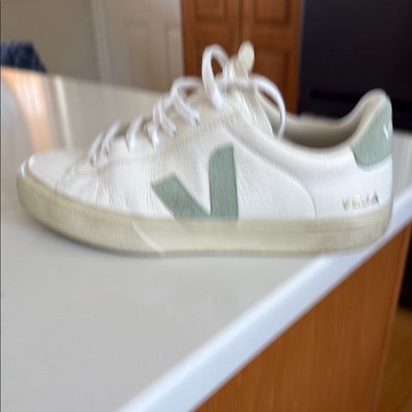 Veja Women's White Sneakers size 10 - Picture 5 of 11
